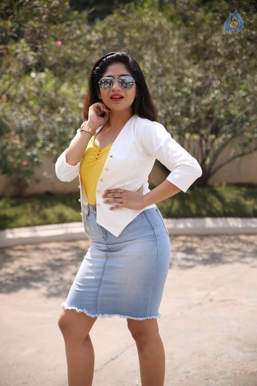 Madhulagna Das New Pics - 15 / 30 photos
