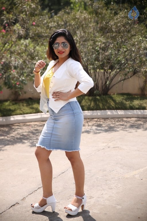 Madhulagna Das New Pics - 21 / 30 photos