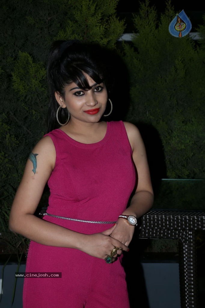 Madhulagna Das New Stills - 16 / 45 photos