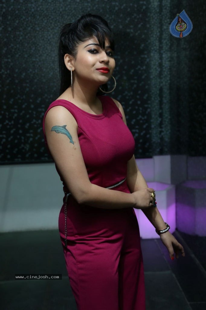 Madhulagna Das New Stills - 28 / 45 photos