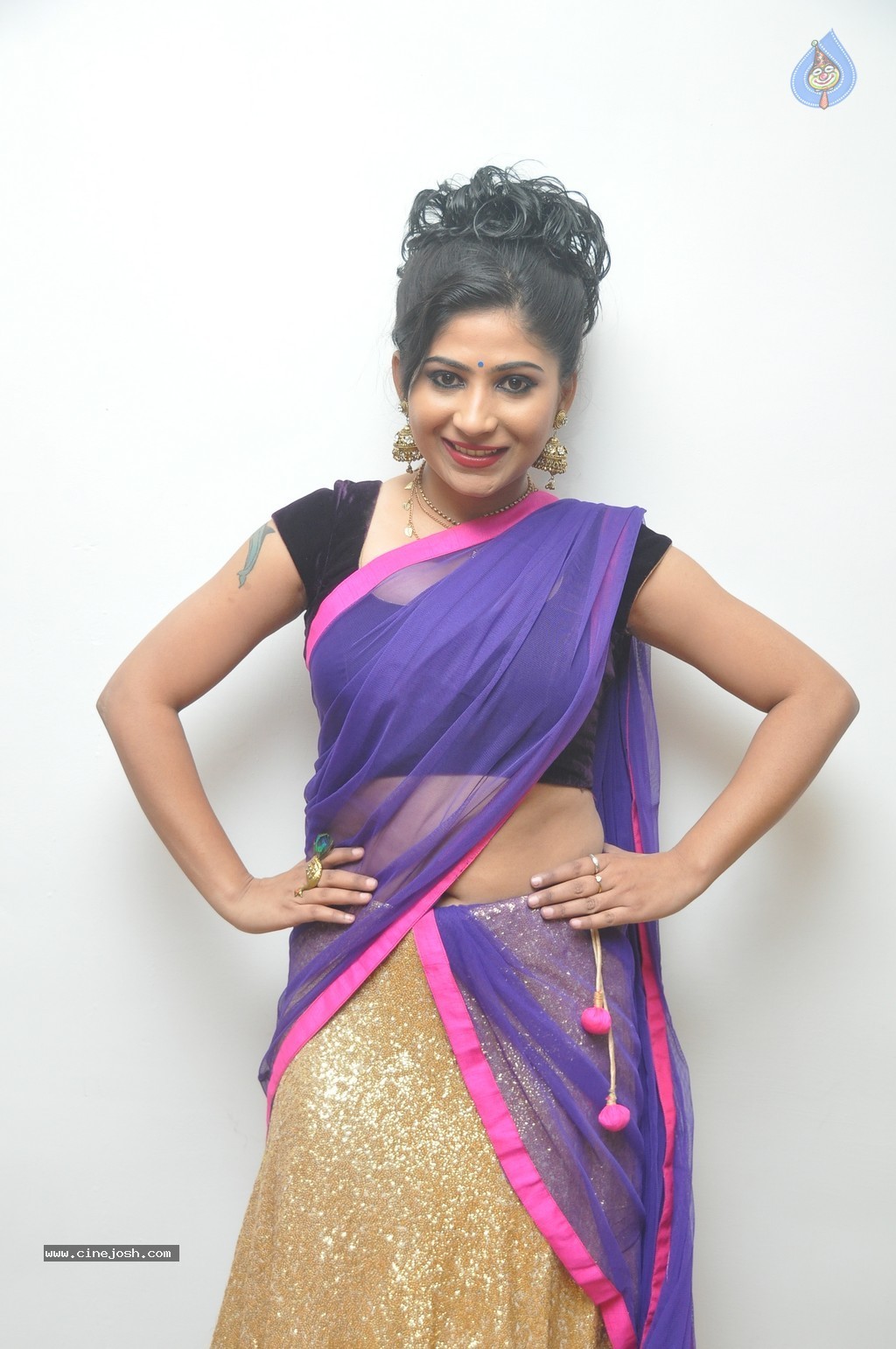 Madhulagna Das Stills - 33 / 39 photos