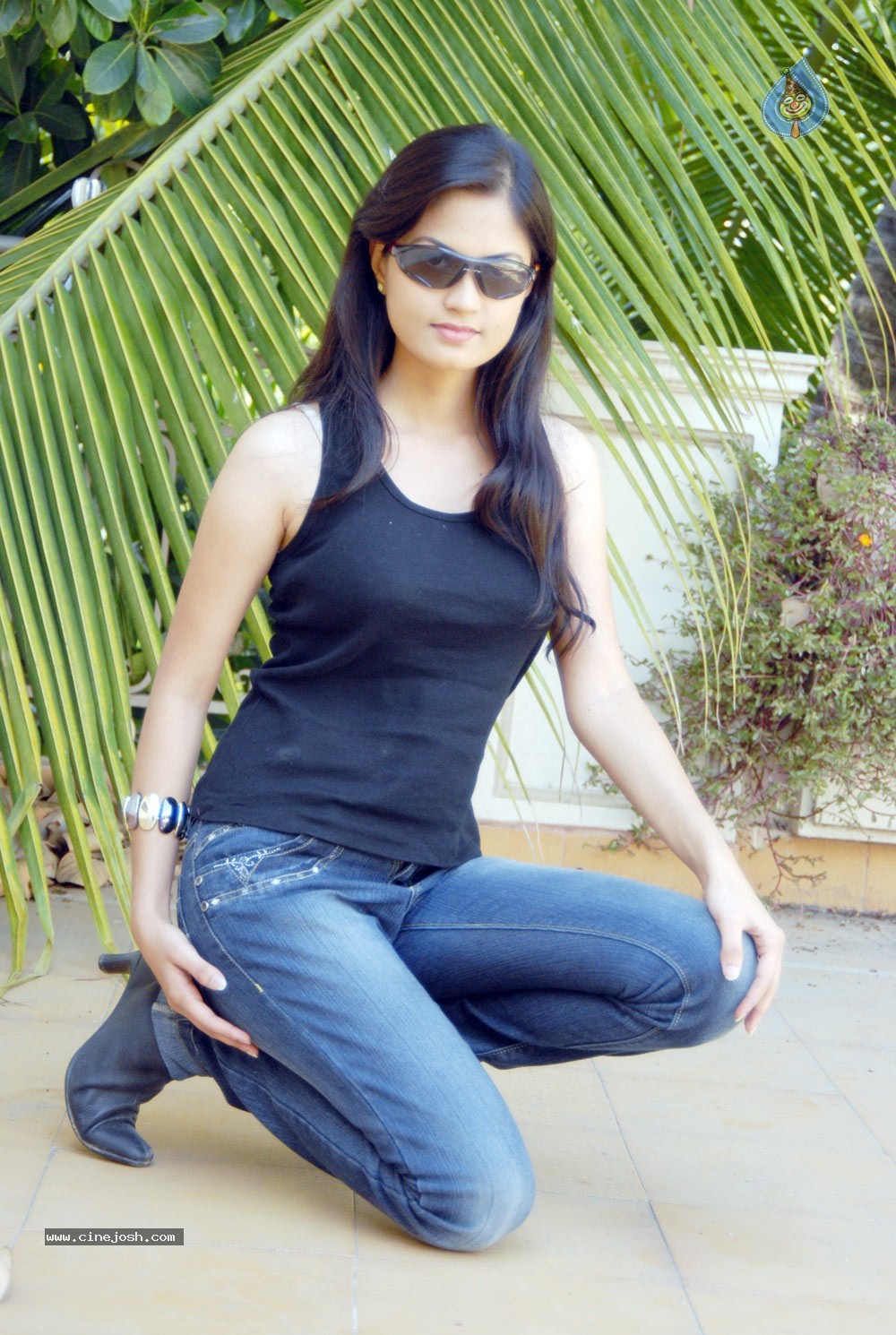Madhulika Gallery - 46 / 71 photos