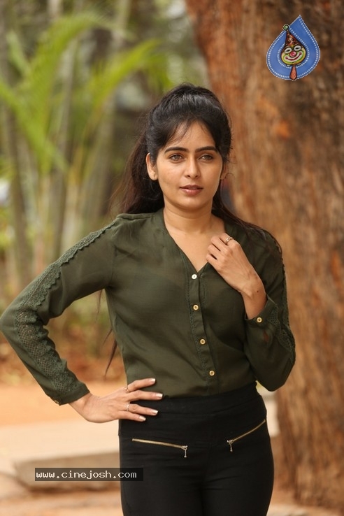 Mihirah Gurupadappa Photos - 12 / 19 photos