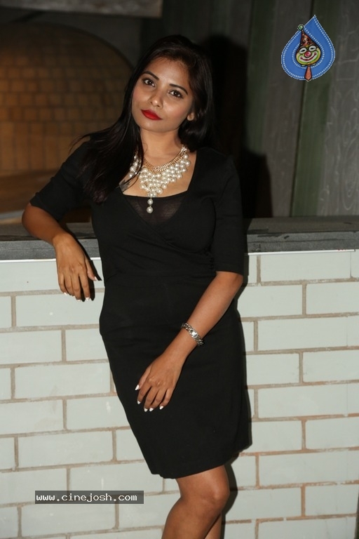 Madhuri Chiguru New Pics - 10 / 18 photos