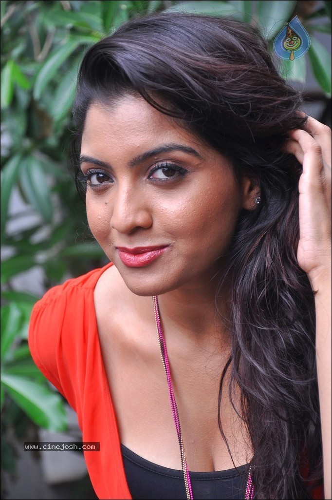 Madhuri Itagi Spicy Stills - 37 / 170 photos
