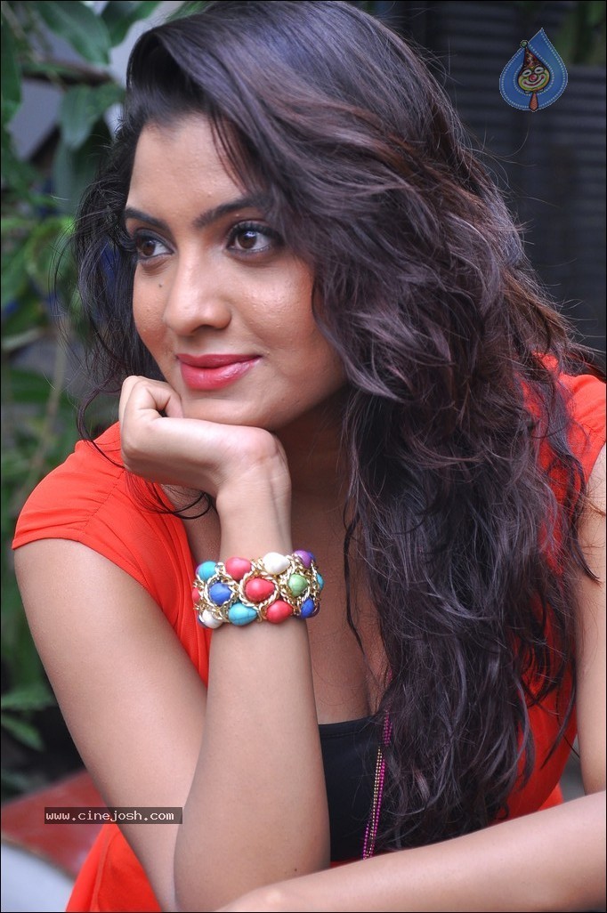 Madhuri Itagi Spicy Stills - 165 / 170 photos