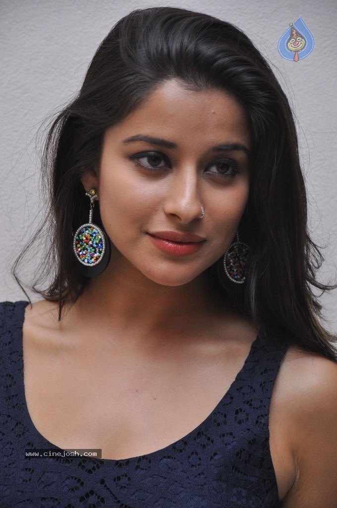 Madhurima Latest Images - 7 / 69 photos