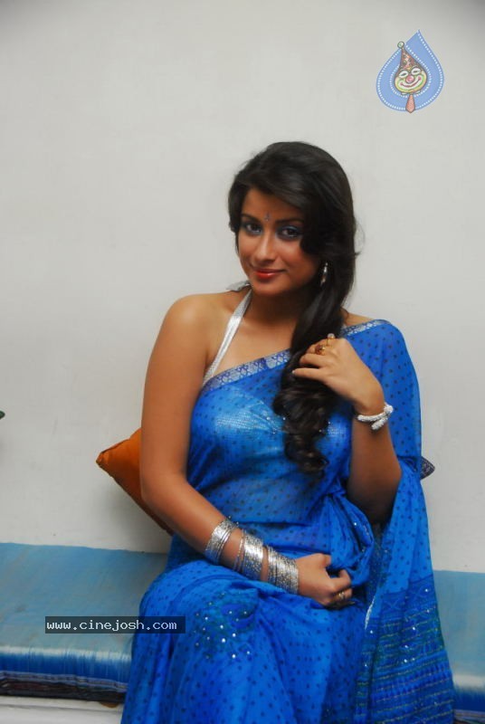 Madhurima Latest Photo Gallery - 38 / 40 photos