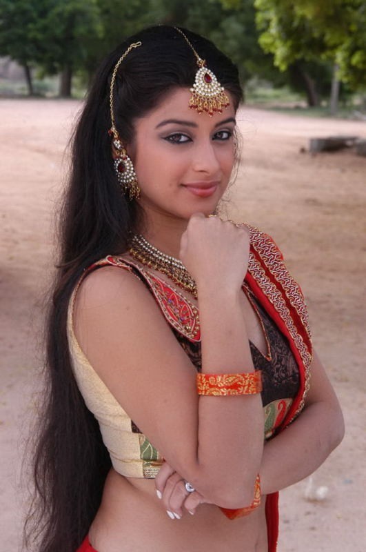 Madhurima Latest Photo Stills - 18 / 18 photos