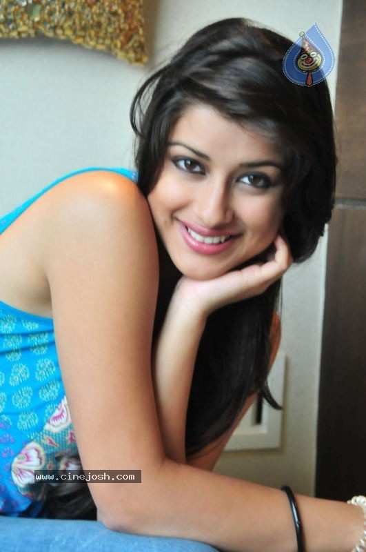 Madhurima Latest Photos - 32 / 108 photos