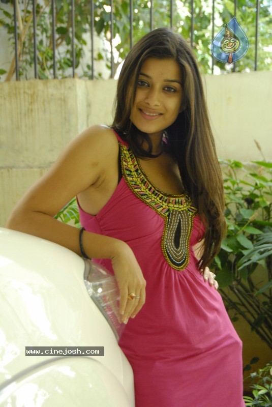 Madhurima Latest Stills - 20 / 75 photos