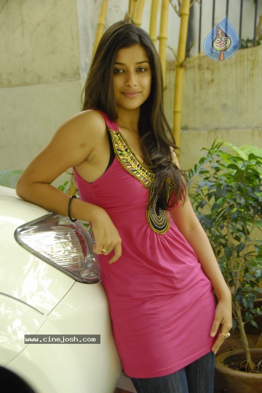 Madhurima Latest Stills - 48 / 75 photos