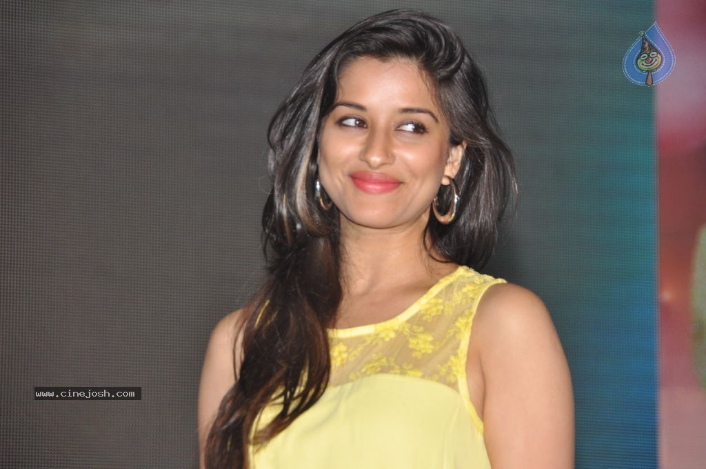 Madhurima Pics - 20 / 55 photos