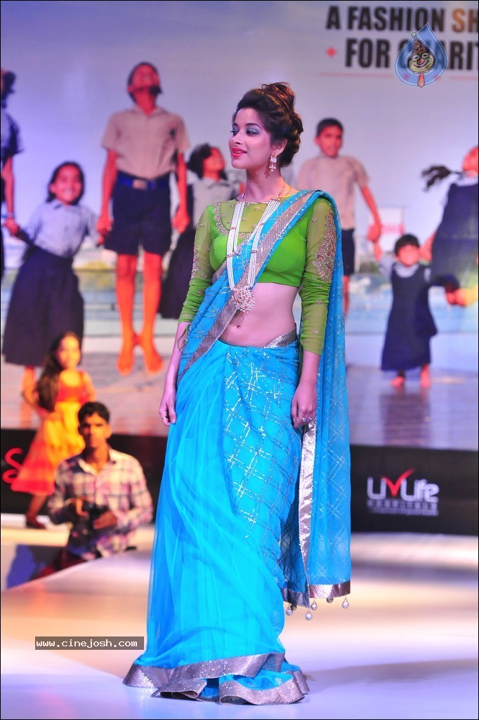 Madhurima Ramp Walk Photos - 2 / 30 photos