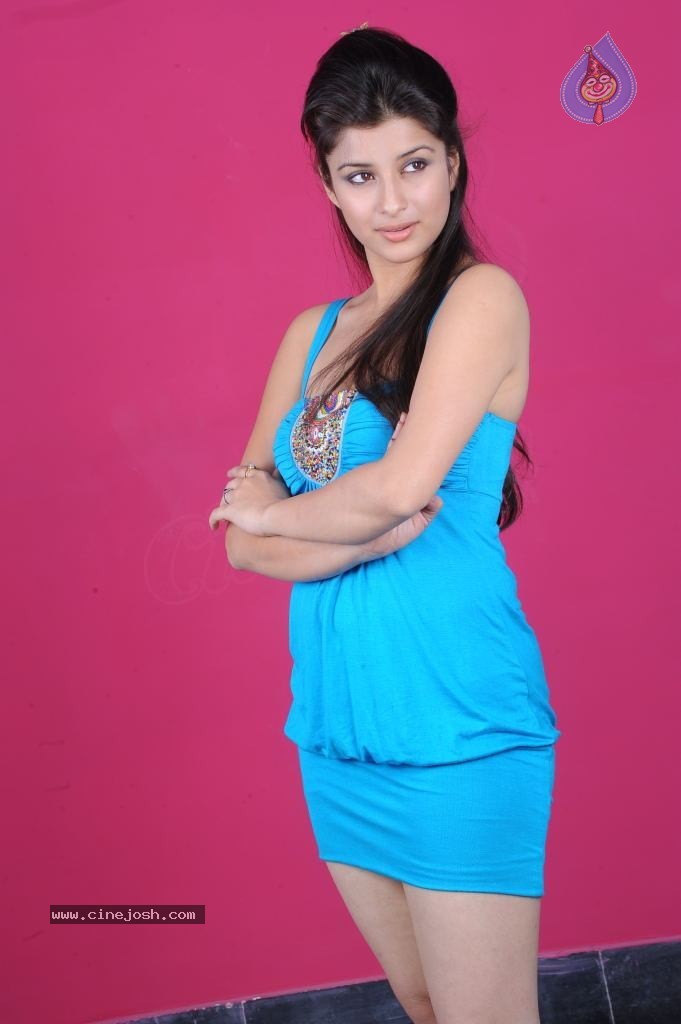 Madhurima Spicy Stills - 74 / 84 photos