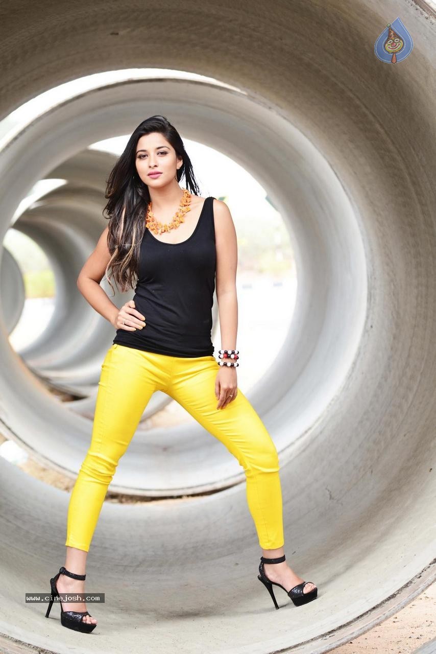 Madhurima Stills in Close Friends - 11 / 13 photos