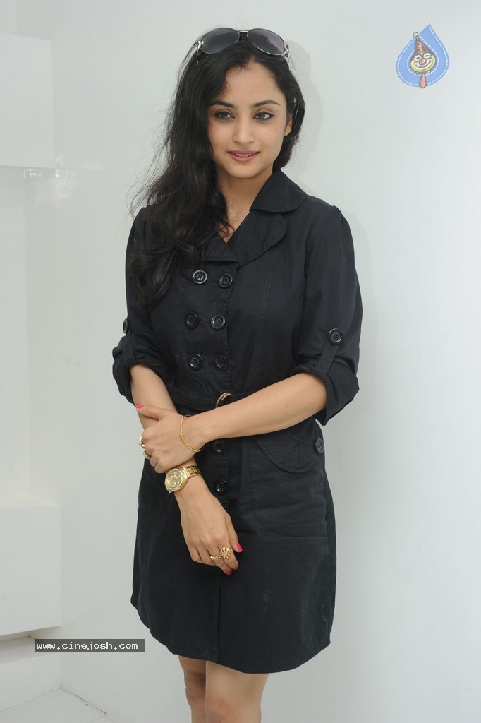 Madirakshi Stills - 33 / 71 photos