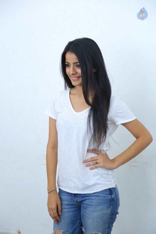 Mahima Makwana Latest Photos - 14 / 42 photos