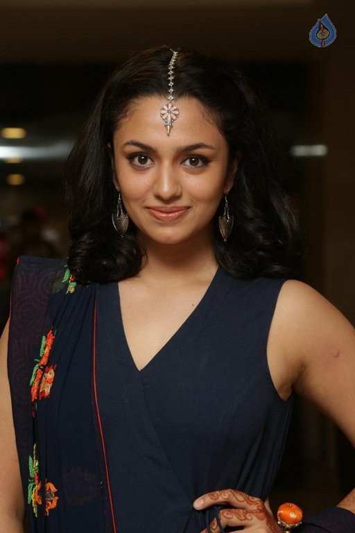 Malavika Nair New Photos - 20 / 63 photos
