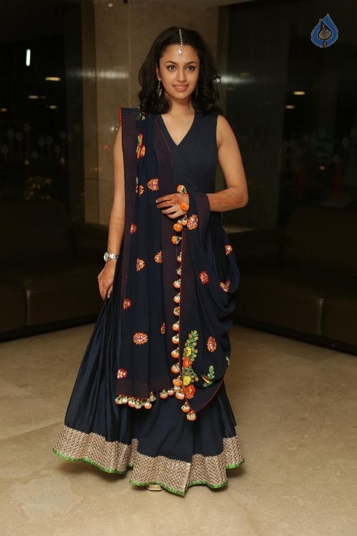 Malavika Nair New Photos - 31 / 63 photos