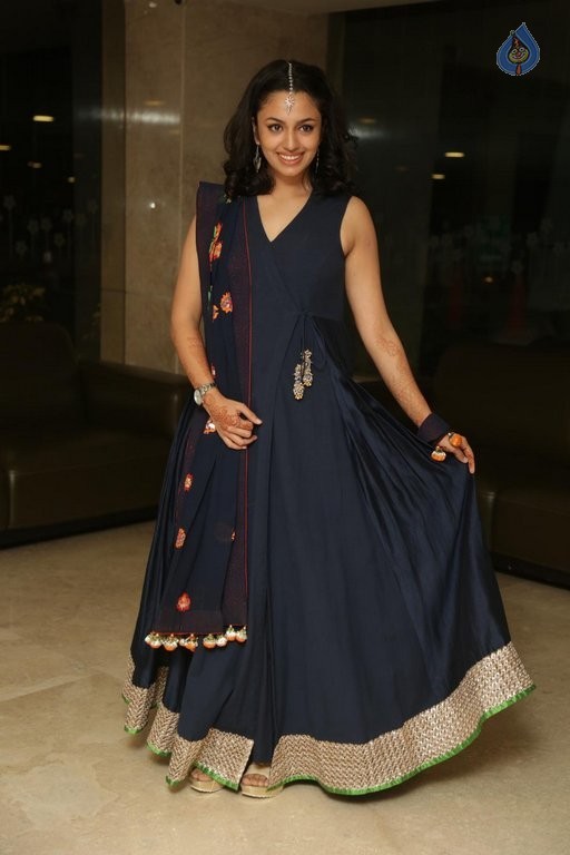 Malavika Nair New Photos - 36 / 63 photos