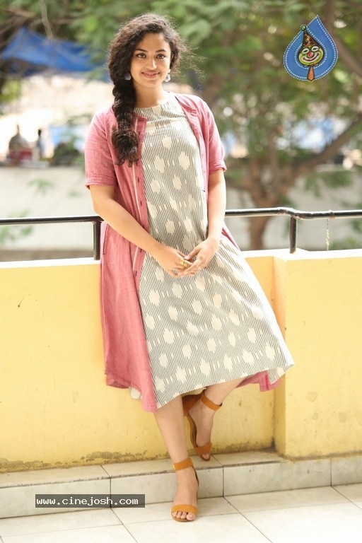 Malavika Nair New Photos - 6 / 32 photos