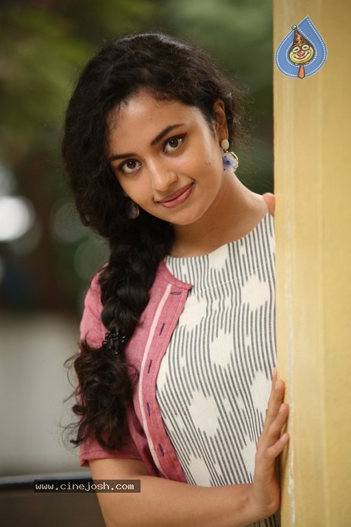 Malavika Nair New Photos - 12 / 32 photos