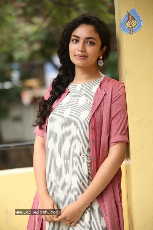 Malavika Nair New Photos - 13 / 32 photos