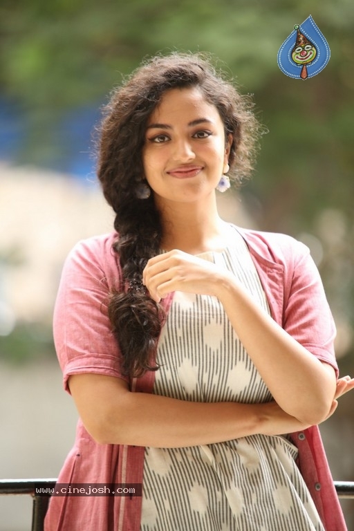 Malavika Nair New Photos - 17 / 32 photos