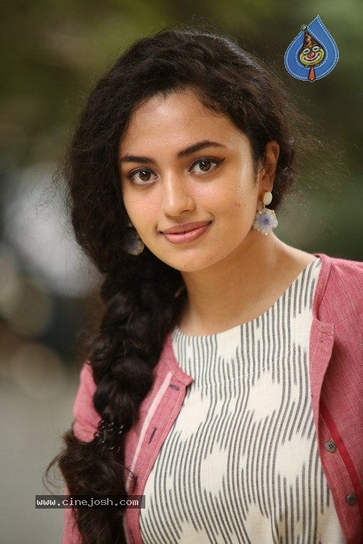 Malavika Nair New Photos - 19 / 32 photos