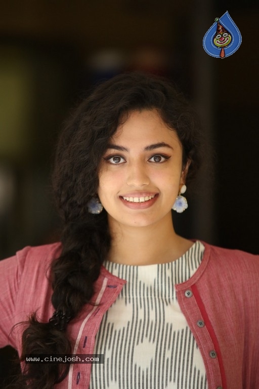 Malavika Nair New Photos - 20 / 32 photos