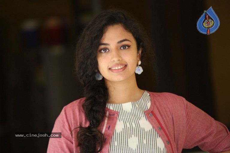 Malavika Nair New Photos - 24 / 32 photos