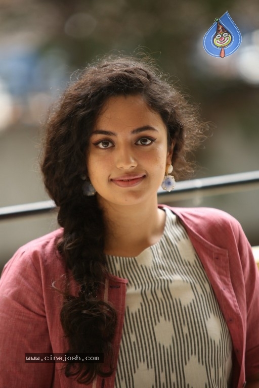 Malavika Nair New Photos - 26 / 32 photos