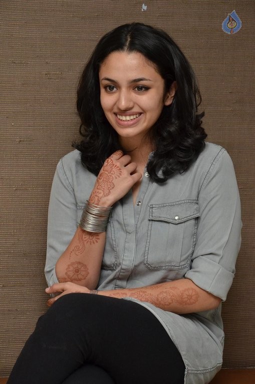 Malavika Nair New Pics - 29 / 50 photos