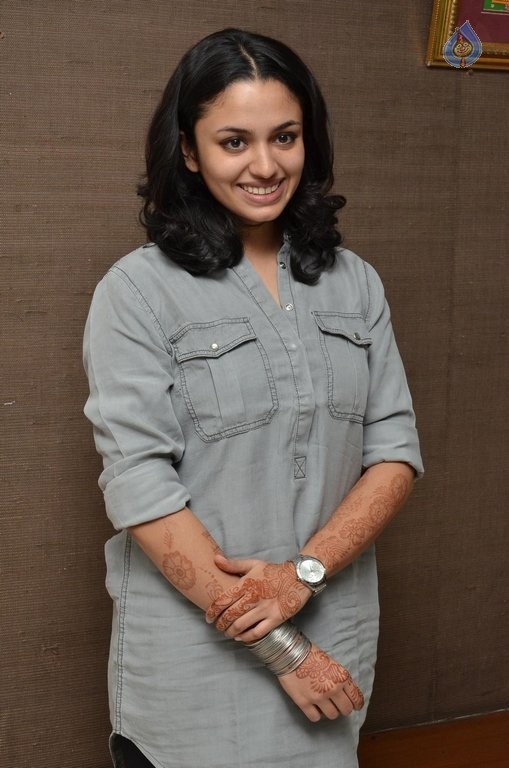 Malavika Nair New Pics - 41 / 50 photos