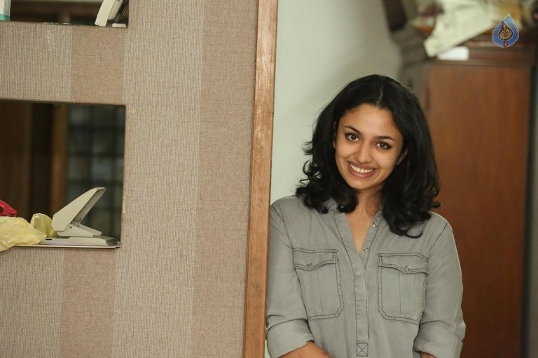 Malavika Nair New Pics - 43 / 50 photos