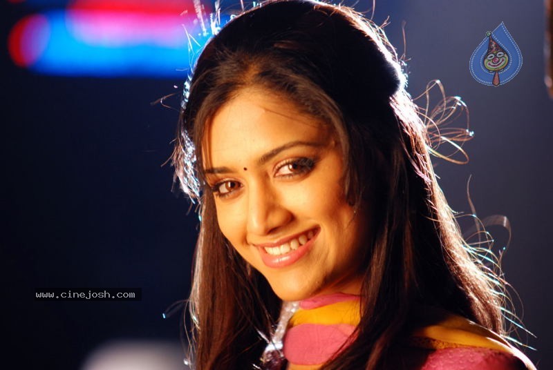 Mamatha Mohandas latest photos - 67 / 100 photos