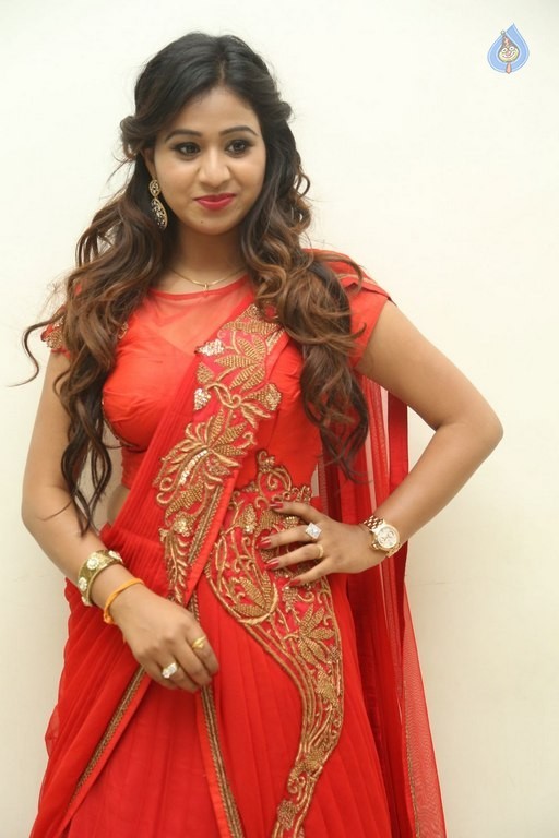 Manali Rathod Latest Photos - 19 / 42 photos