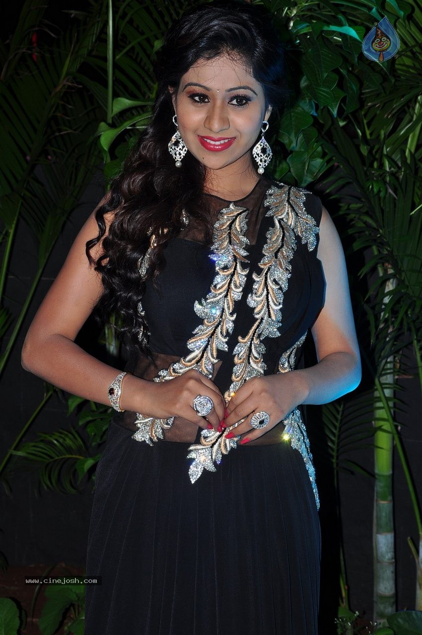 Manali Rathod Latest Photos - 13 / 53 photos