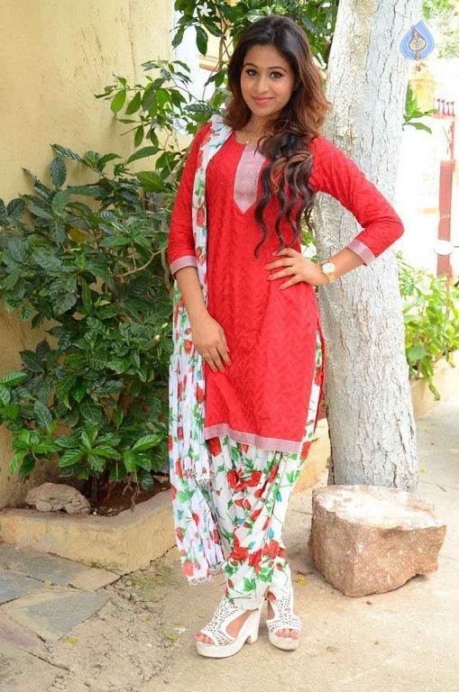 Manali Rathod New Images - 23 / 41 photos