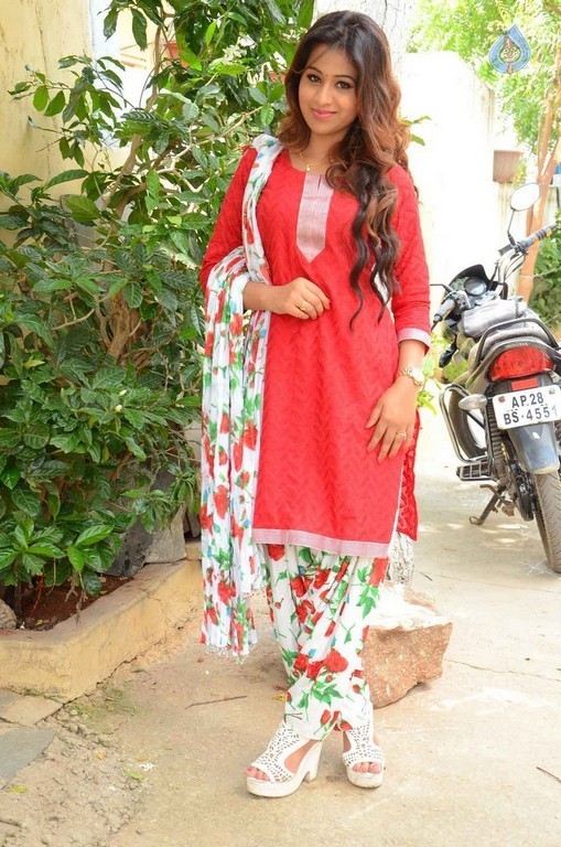Manali Rathod New Images - 24 / 41 photos