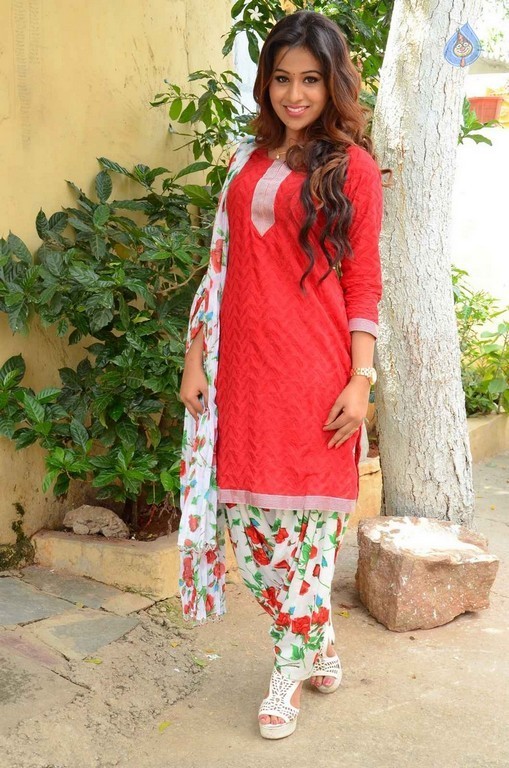 Manali Rathod New Images - 26 / 41 photos