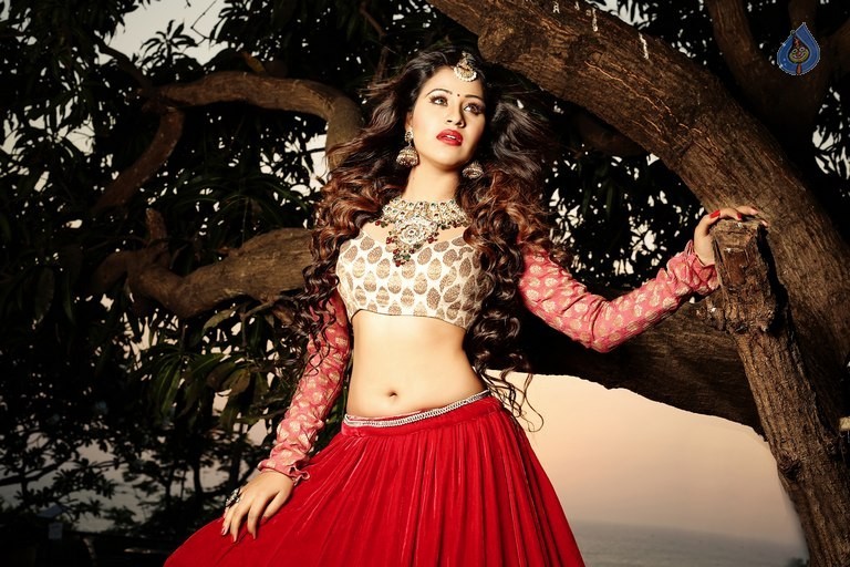 Manali Rathod New Photos - 6 / 14 photos