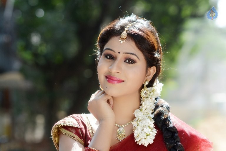Manali Rathod New Photos - 7 / 14 photos