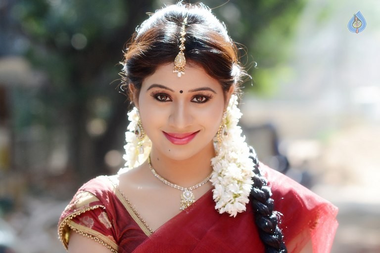 Manali Rathod New Photos - 10 / 14 photos