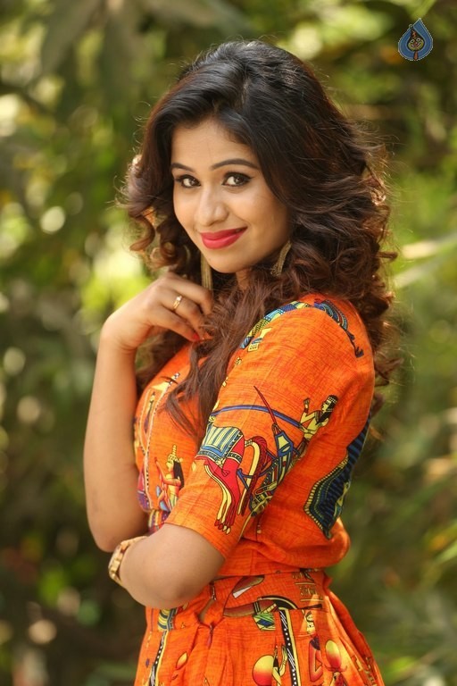 Manali Rathod New Pics - 10 / 35 photos