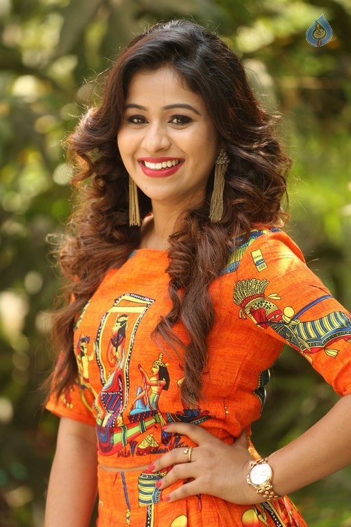 Manali Rathod New Pics - 19 / 35 photos