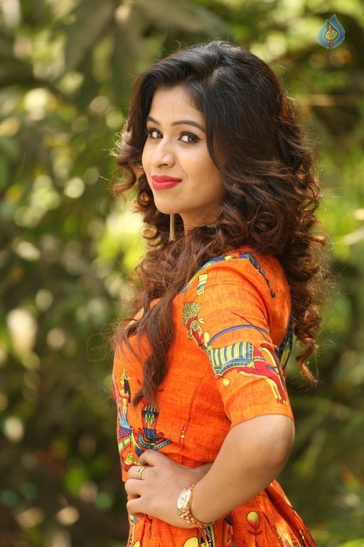 Manali Rathod New Pics - 20 / 35 photos