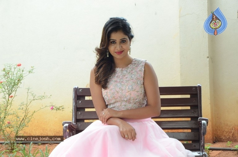 Manali Rathod New Pics - 13 / 29 photos