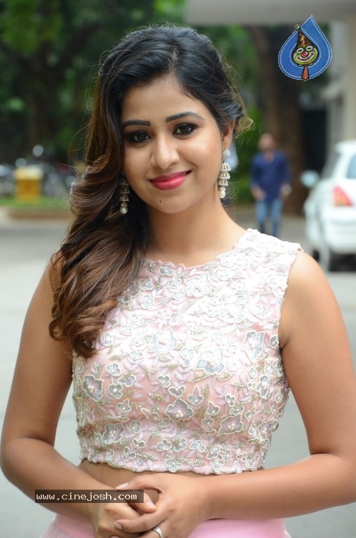 Manali Rathod New Pics - 23 / 29 photos